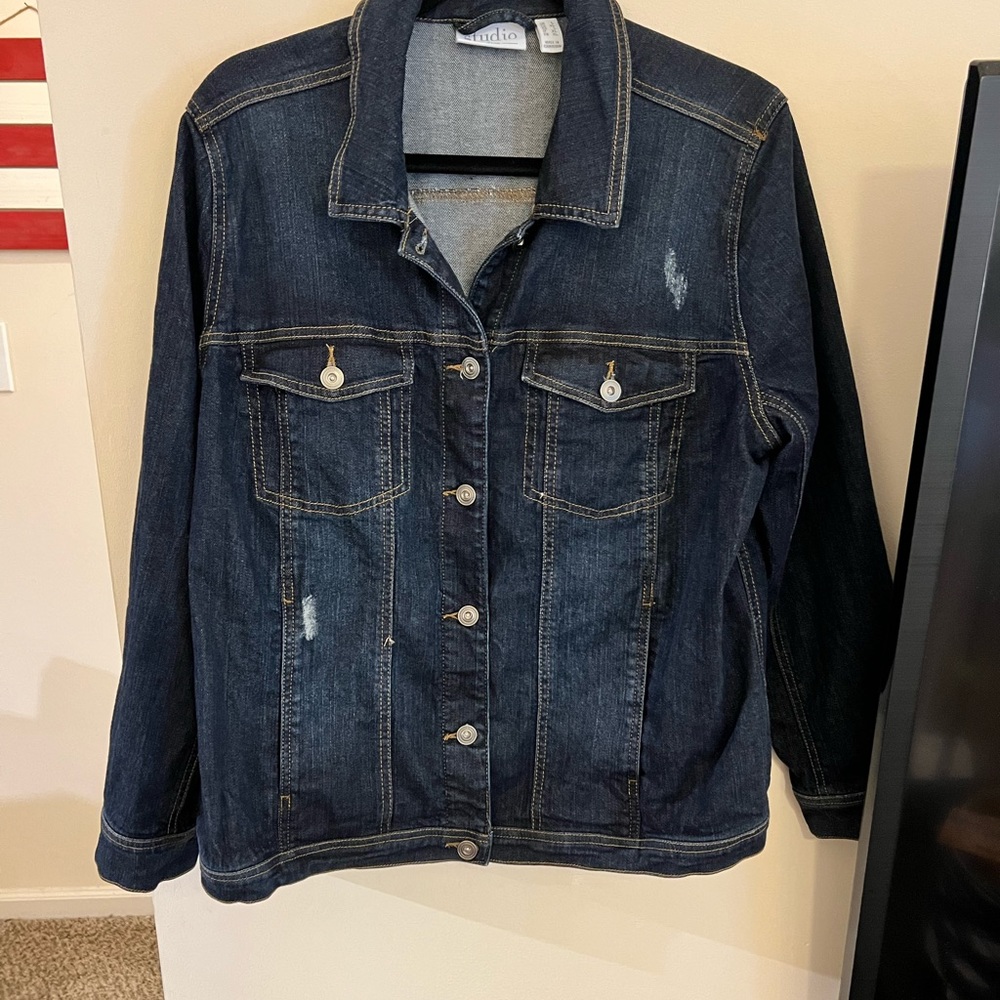 Studio jean jacket size large
